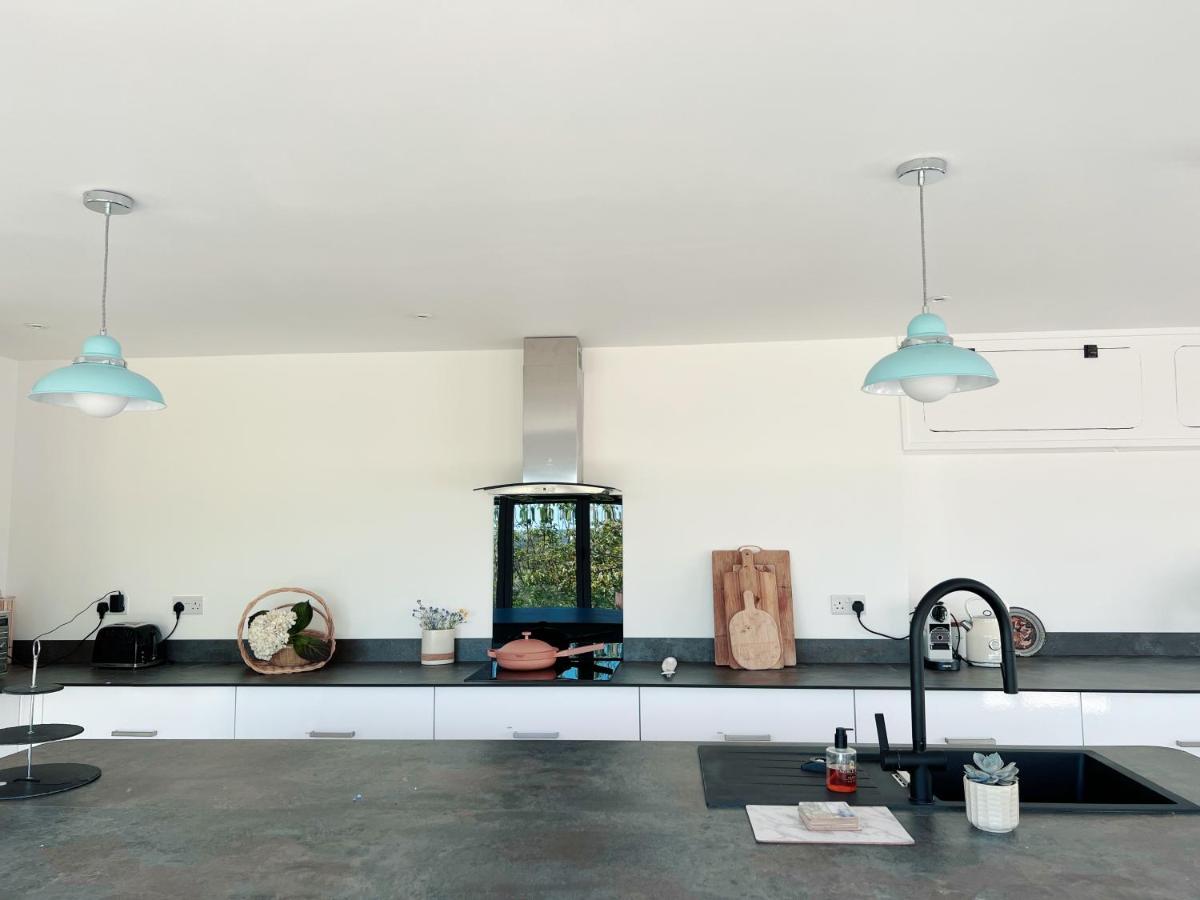 Shan Mu Inn Deluxe Hot-Tub Seaview Apartment Newlyn Extérieur photo